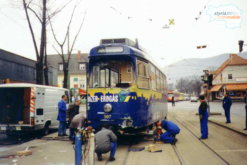Am 25.02.1997 entgleiste TW 507 in der Haltestelle Alte Poststraße ©styria-mobile