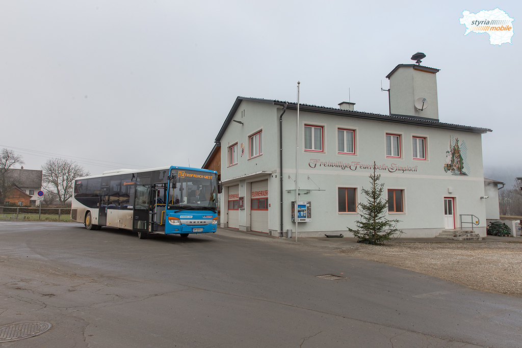 Buslinie TW bei der Endhaltestelle Gimplach-Feuerwehr, 25.11.2016
